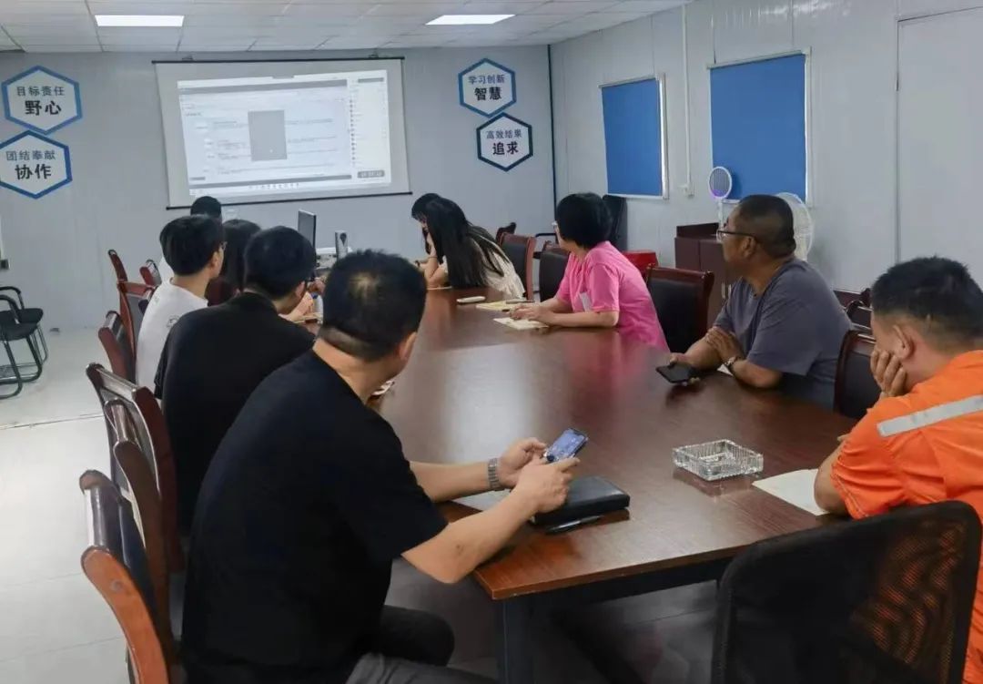 66d03136d6863 S36沙龙会 - 要玩就玩沙龙会